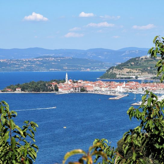 the-town-of-izola-2672408_1280